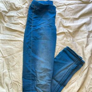 Men’s or women’s skinny jeans.